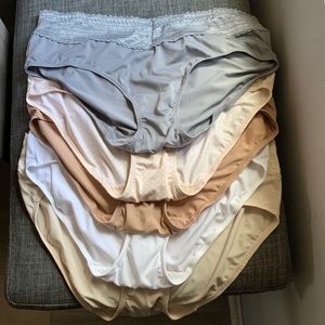 Blissful Benefits by Warner Women No Muffin Top stretch lace hipster underwear